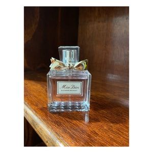 Dior 
MISS DIOR BLOOMING BOUQUET
Eau de toilette